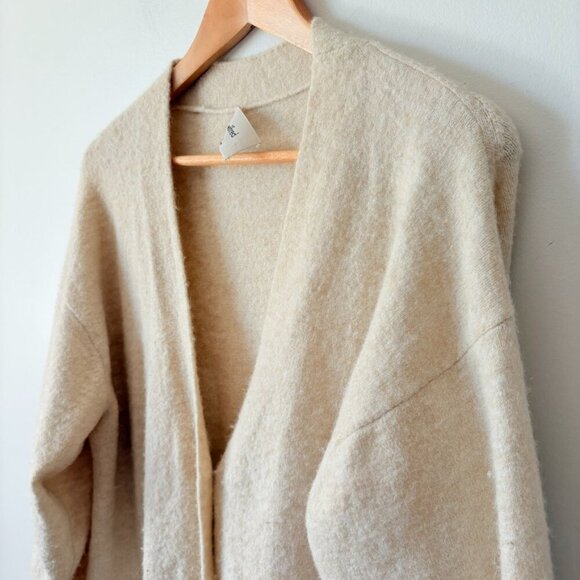Aritzia Wilfred Bilbao Oversized Wool Cardigan Sweater Cream Size 2 Medium - Picture 3 of 6